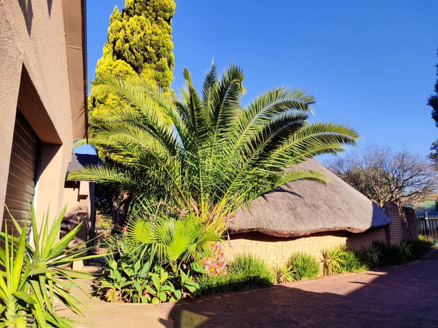 5 Bedroom Property for Sale in Doringkruin North West